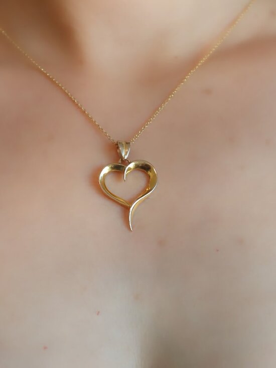 Elara Fae Jewelry - 18k Yellow Gold Heart Pendant